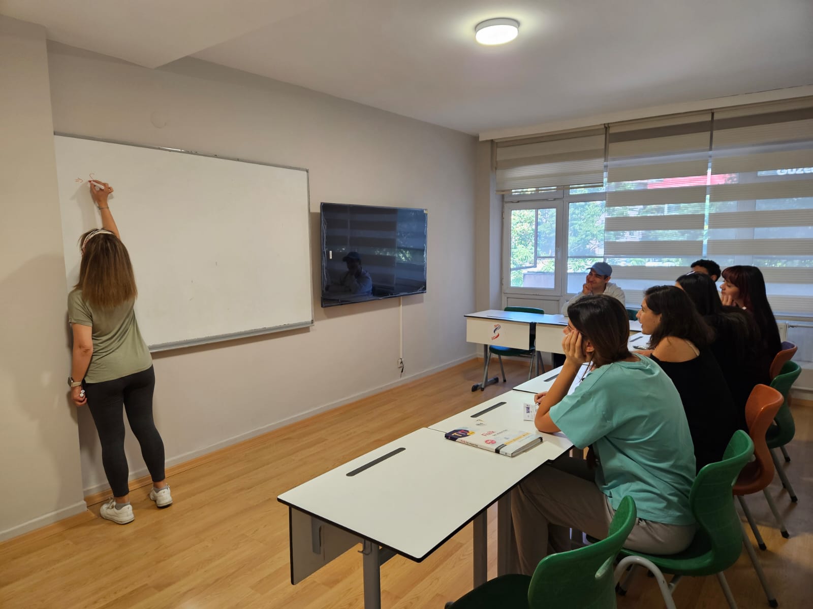 Aydınlık ve modern eğitim binası